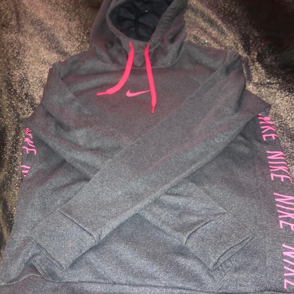 Neon pink Nike sweater 👑